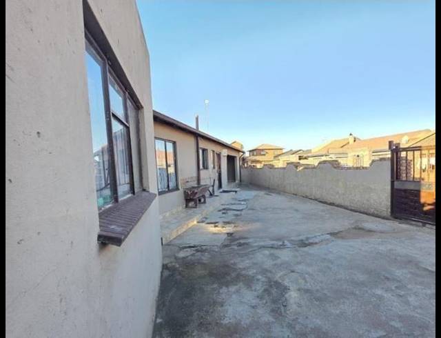 3 BEDROOM HOUSE FOR SALE IN TEMBISA